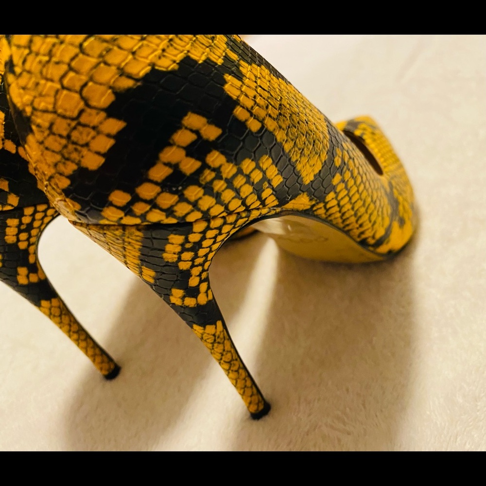 Almost Brand New Super Stylish Heels by ALDO - Size 8 - Heel Height 4” - Box 64 - Picture 5 of 10